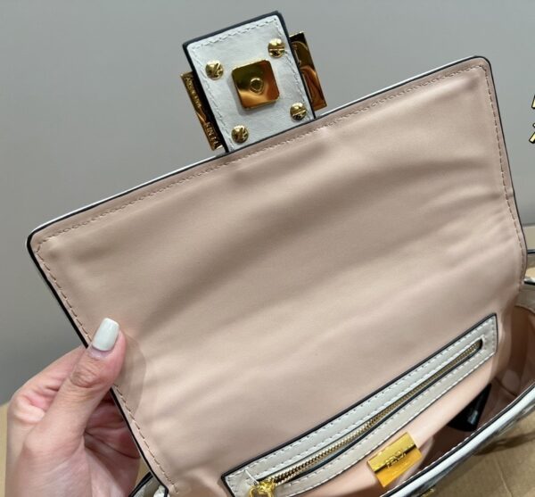 FENDI BAGUETTE MULTICOLOUR CANVAS BAG WITH FF EMBROIDERY 26CM - Image 4