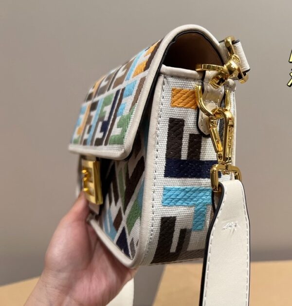FENDI BAGUETTE MULTICOLOUR CANVAS BAG WITH FF EMBROIDERY 26CM - Image 7