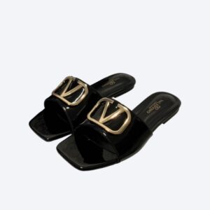VALENTINO VLOGO SIGNATURE SQUARE TOE SLIDE BLACK SANDAL