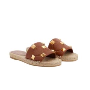 VALENTINO GARAVANI ROMAN STUD QUILTED FLAT ESPADRILLE SANDALS WHITE
