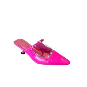 VALENTINO GARAVANI ROCKSTUD ASYMMETRIC PATENT LEATHER MULES PINK