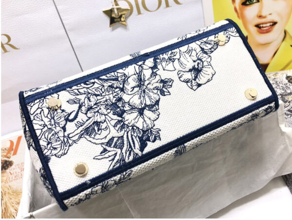 DIOR PERSONALIZED MEDIUM LADY D-LITE BAG BLUE RÊVE D’INFINI EMBROIDERY 24CM M0565ORVX M933 - Image 6