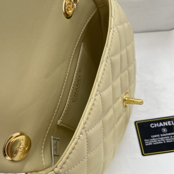 CHANEL MINI FLAP BAG - Image 3