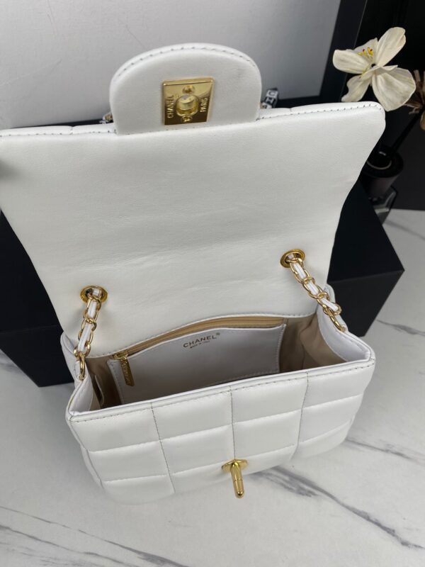 CHANEL MINI FLAP BAG WHITE 17CM - Image 7