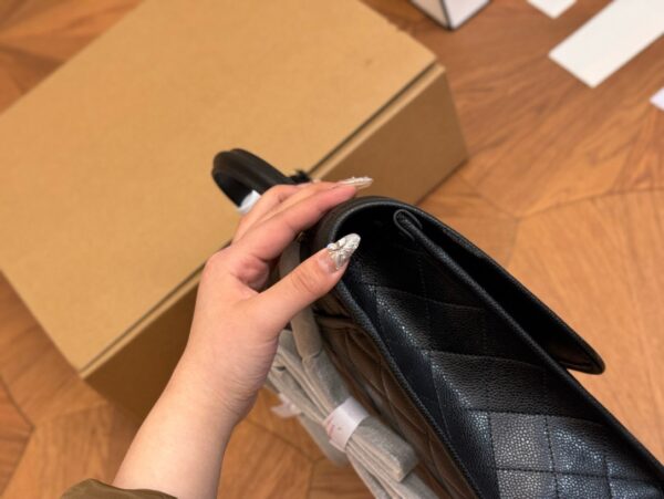 CHANEL MEDIUM COCO HANDLE BAG - Image 5