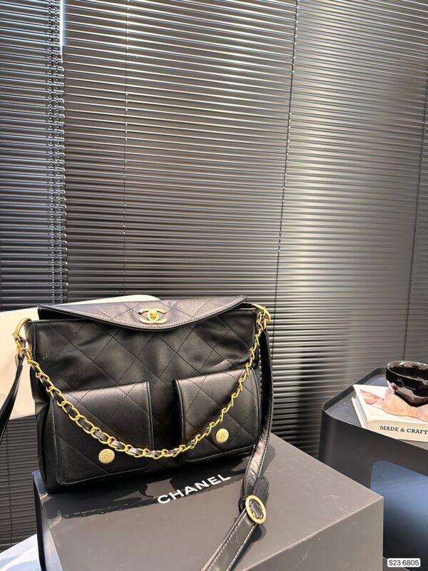 CHANEL CC HOBO BAG BLACK SHINY - Image 2