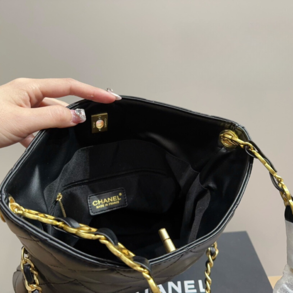 CHANEL HOBO MAXI BLACK BAG - Image 9