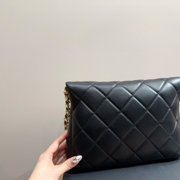 CHANEL HOBO MAXI BLACK BAG - Image 6