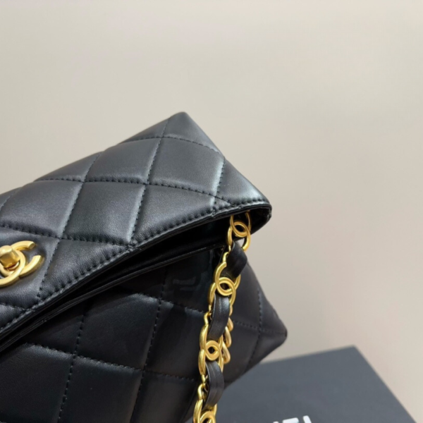 CHANEL HOBO MAXI BLACK BAG - Image 2