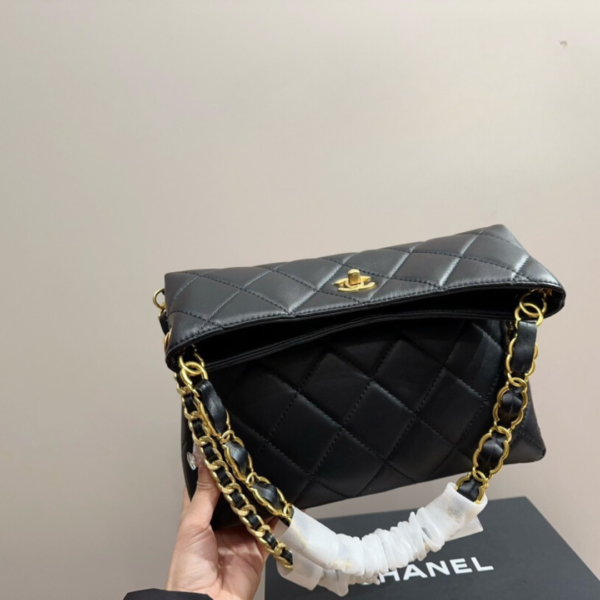 CHANEL HOBO MAXI BLACK BAG - Image 3