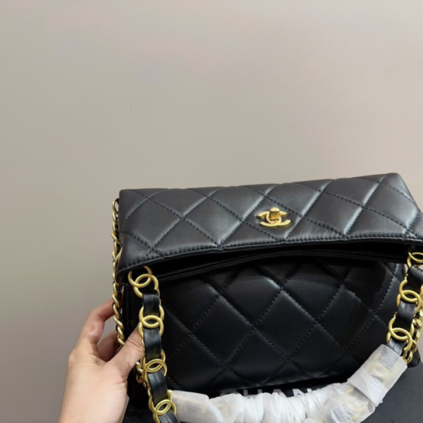 CHANEL HOBO MAXI BLACK BAG - Image 4