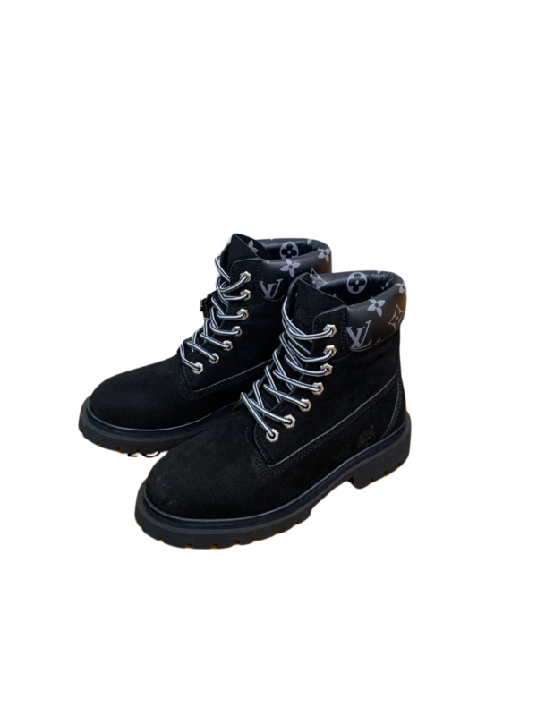 LV WOMEN’S BOOTS