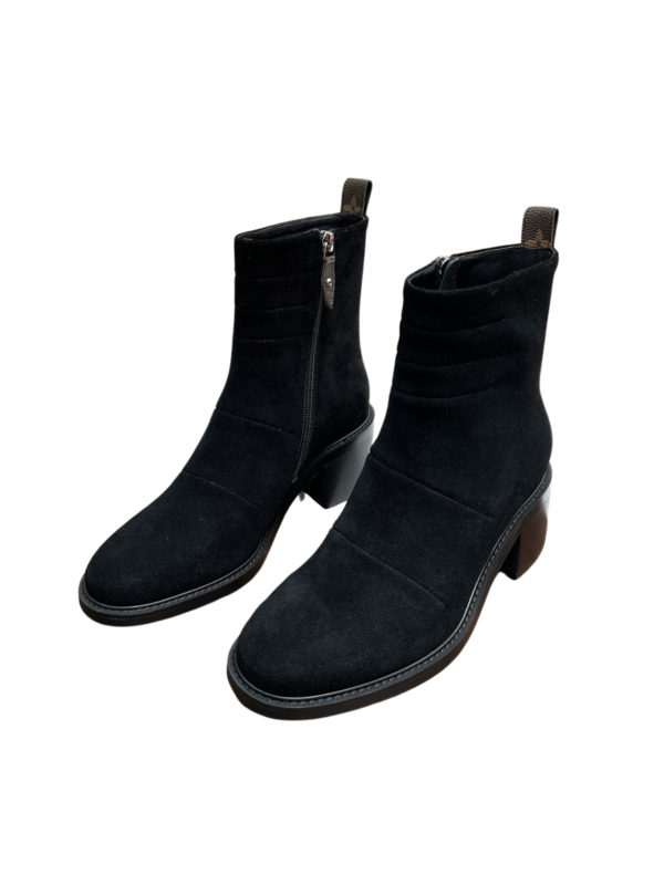 LV WOMEN’S BOOTS