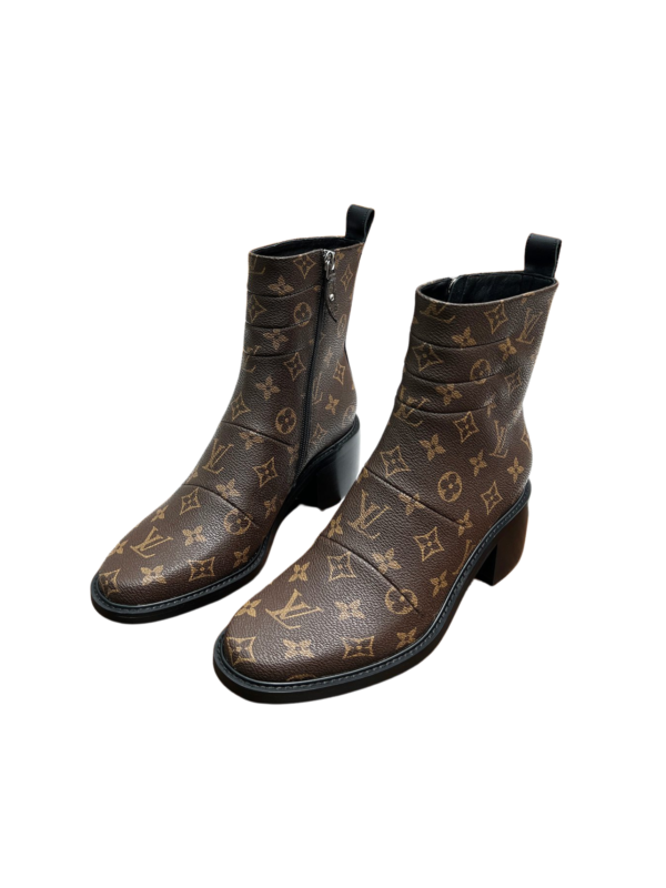 LV WOMEN’S BOOTS
