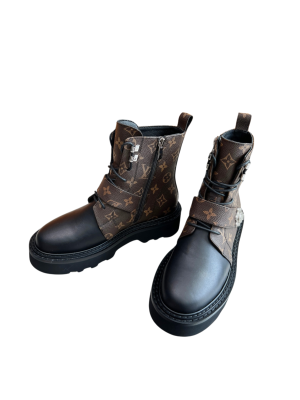 LV WOMEN’S BOOTS