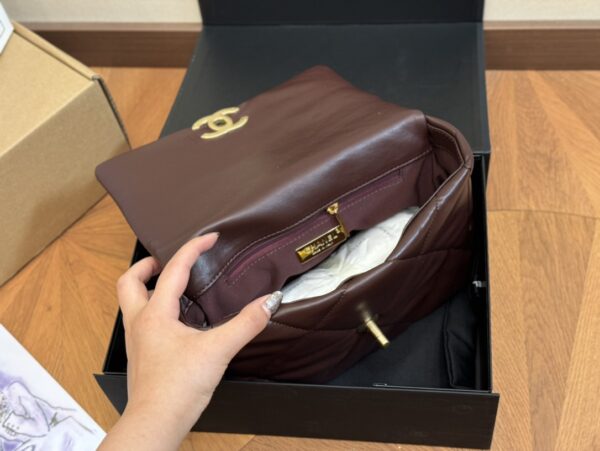CHANEL 19 DESIGNER HANDBAGS FOR WOMEN 25CM - Image 6