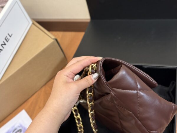 CHANEL 19 DESIGNER HANDBAGS FOR WOMEN 25CM - Image 4