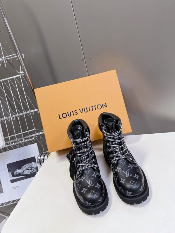 LV WOMEN'S BOOTS - Image 2