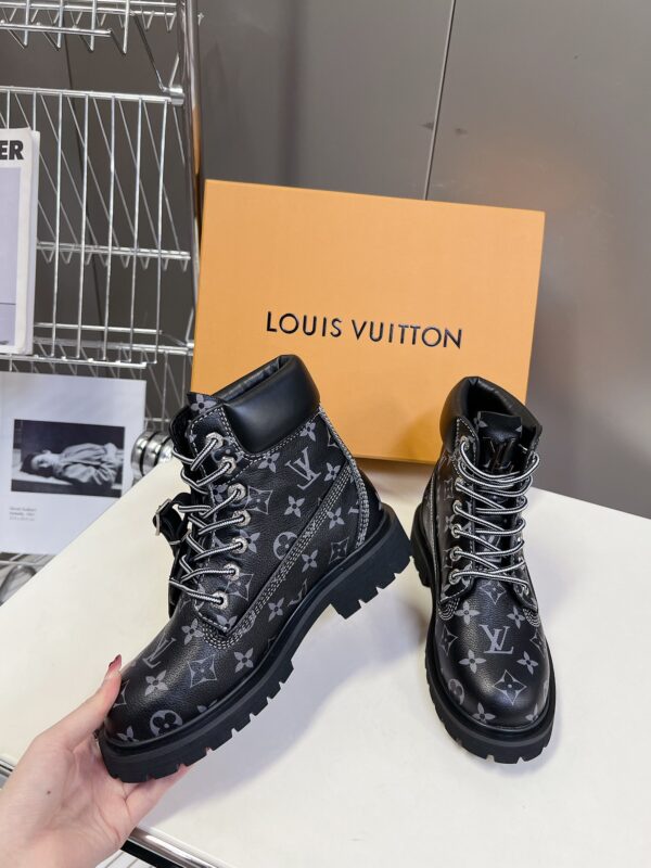 LV WOMEN'S BOOTS - Image 5