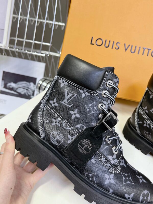 LV WOMEN'S BOOTS - Image 9