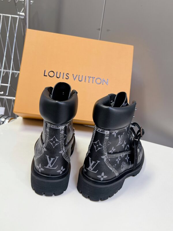 LV WOMEN'S BOOTS - Image 10