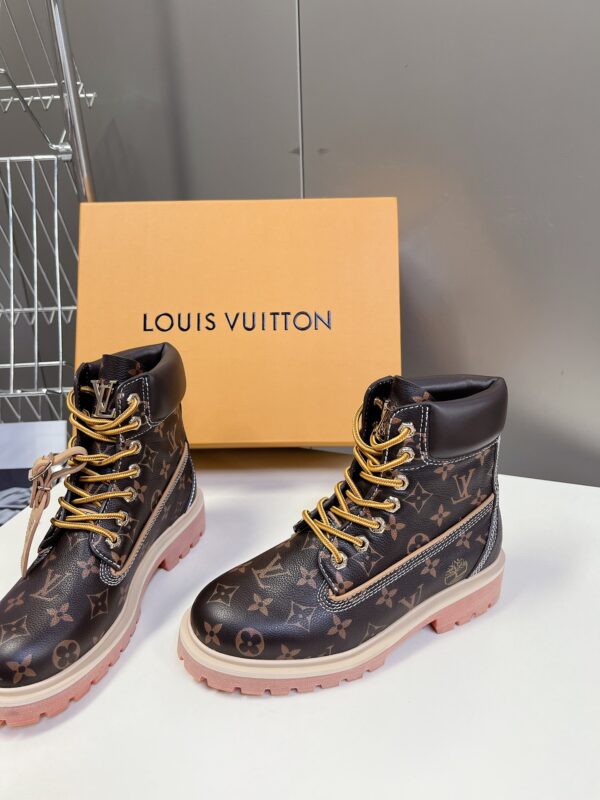 LV WOMEN'S BOOTS - Image 4