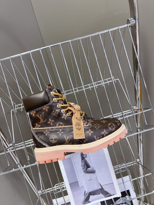 LV WOMEN'S BOOTS - Image 6