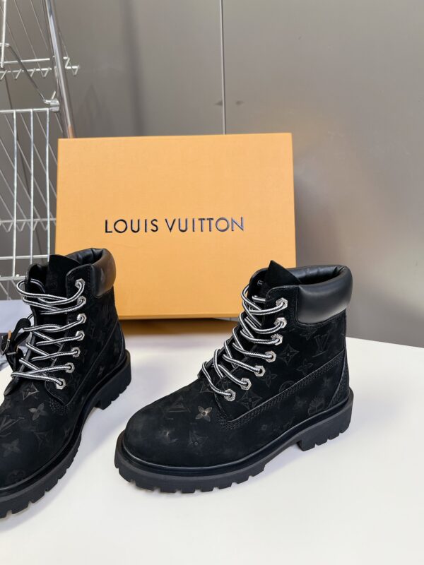 LV WOMEN'S BOOTS - Image 4