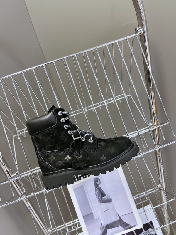 LV WOMEN'S BOOTS - Image 6