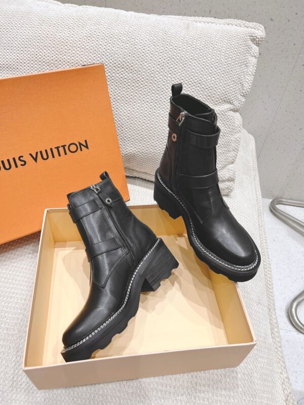 LV WOMEN’S BOOTS - Image 5