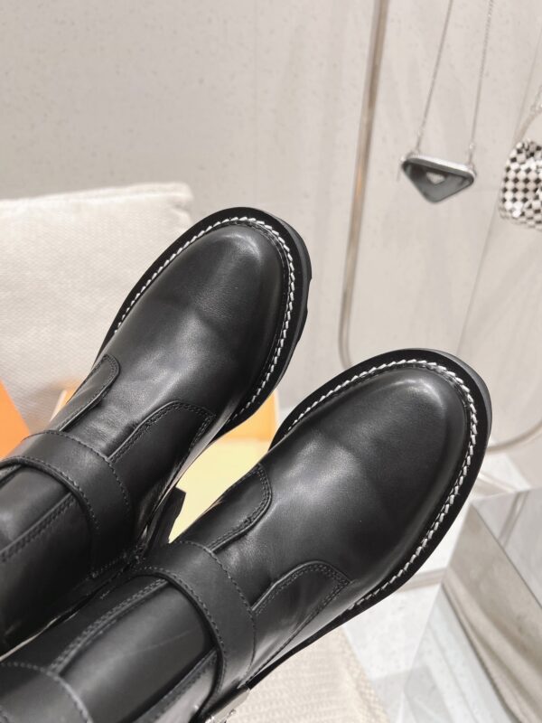 LV WOMEN’S BOOTS - Image 8