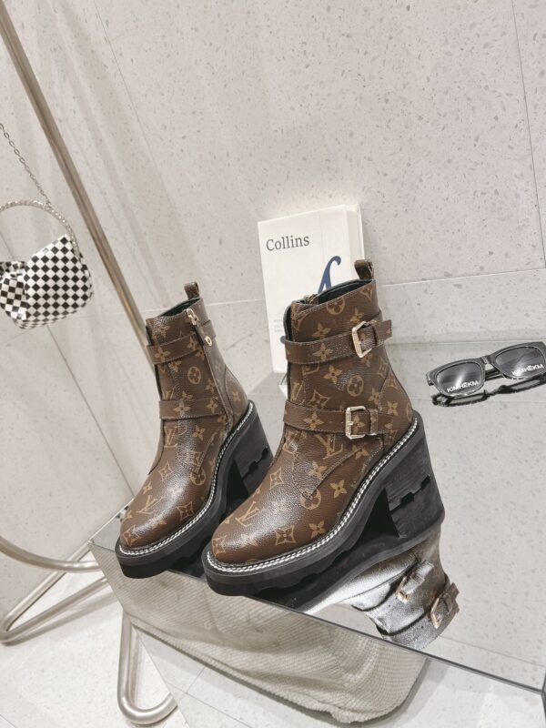 LV WOMEN'S BOOTS - Image 4