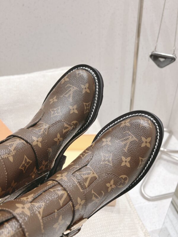 LV WOMEN'S BOOTS - Image 8