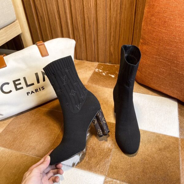 LV WOMEN’S BOOTS - Image 3