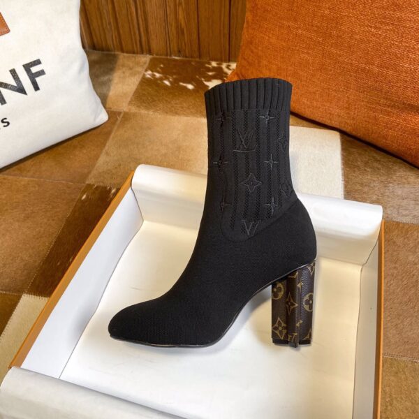 LV WOMEN’S BOOTS - Image 6