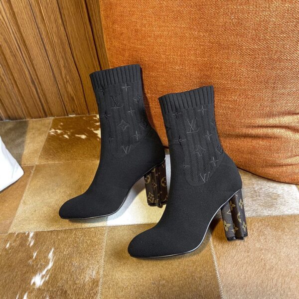 LV WOMEN’S BOOTS - Image 9