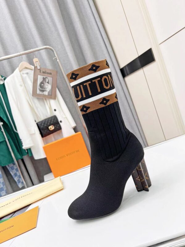 LV WOMEN’S BOOTS - Image 5