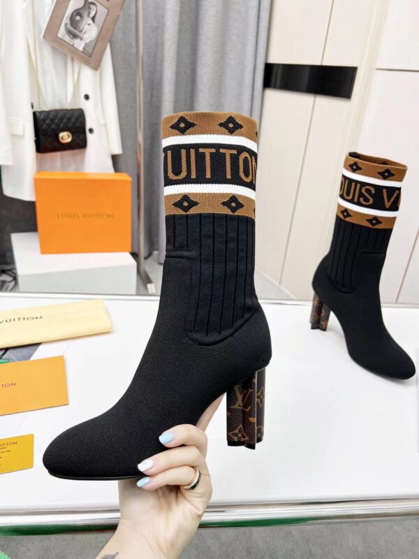 LV WOMEN’S BOOTS - Image 6
