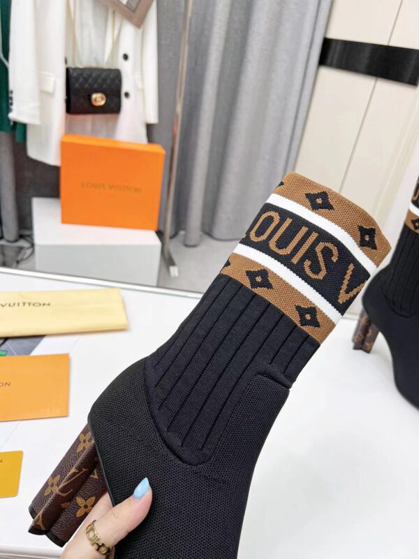 LV WOMEN’S BOOTS - Image 7