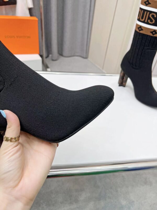 LV WOMEN’S BOOTS - Image 8