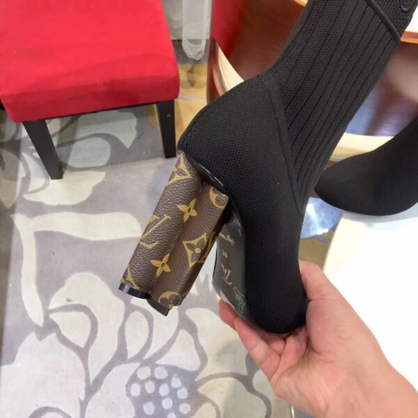 LV WOMEN’S BOOTS - Image 9