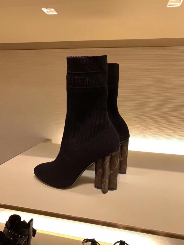 LV WOMEN’S BOOTS - Image 10