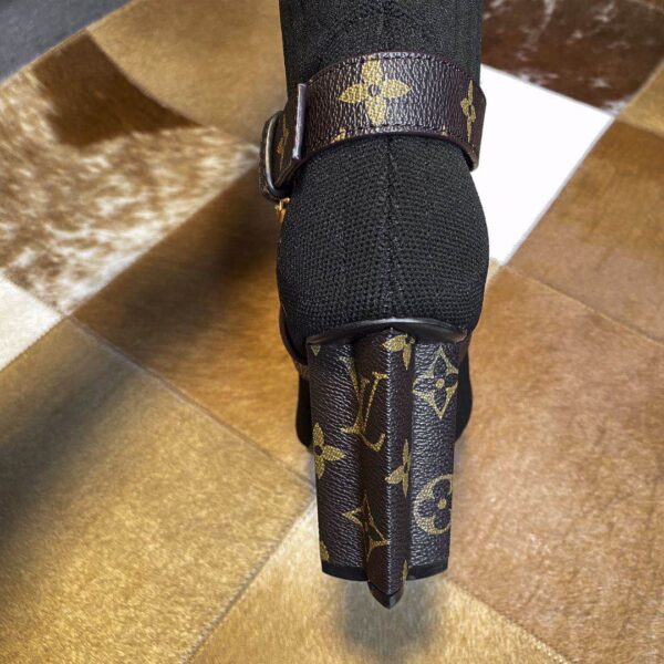 LV WOMEN’S BOOTS - Image 9