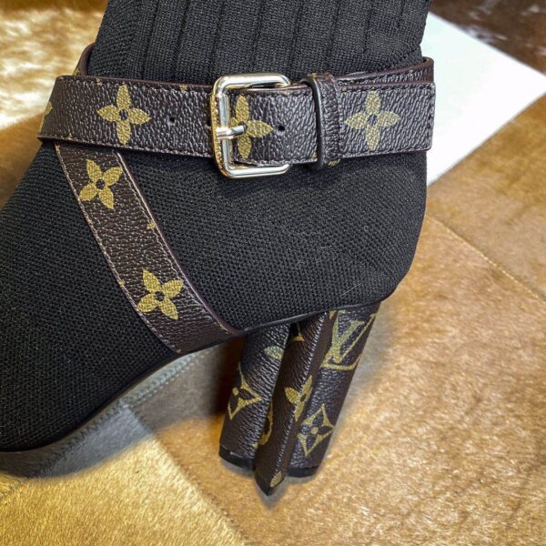 LV WOMEN’S BOOTS - Image 10