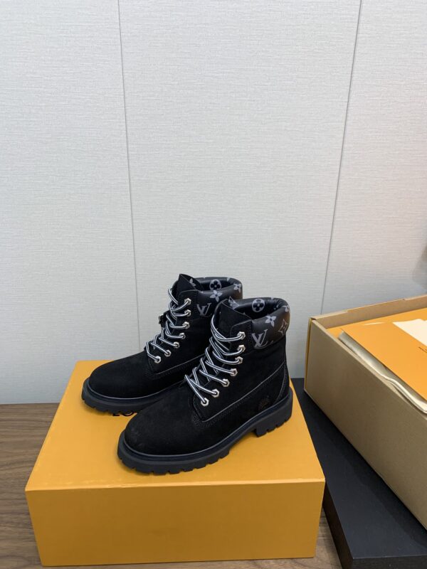 LV WOMEN’S BOOTS - Image 5