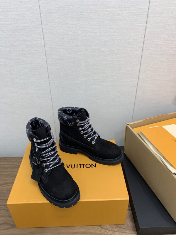 LV WOMEN’S BOOTS - Image 6