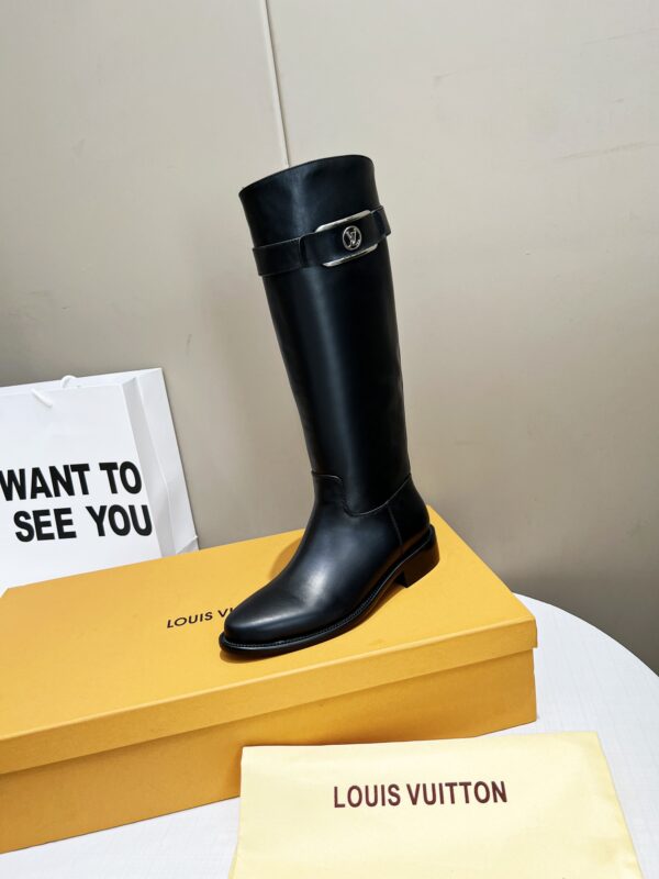 LV WOMEN’S BOOTS - Image 9