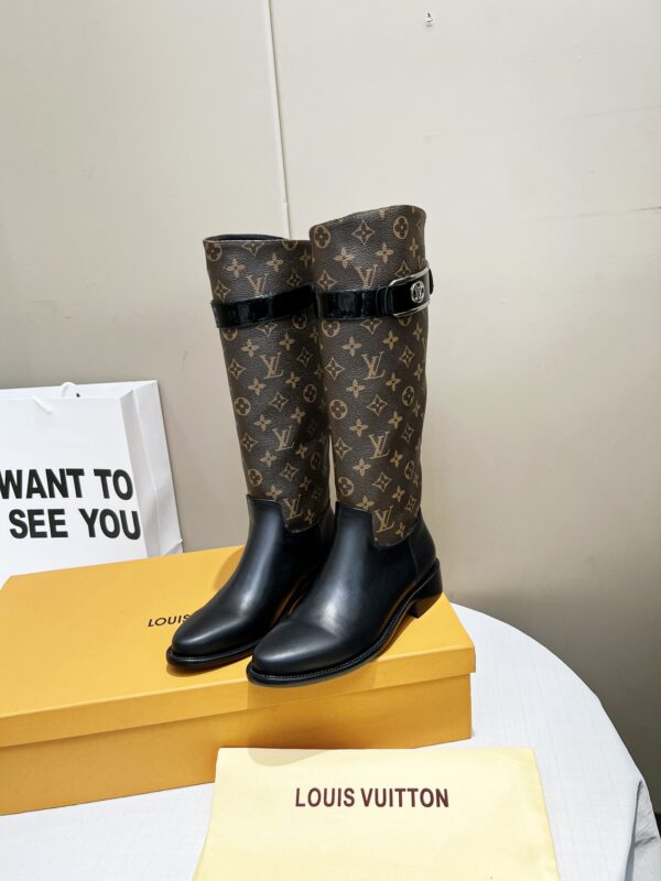 LV WOMEN’S BOOTS - Image 4