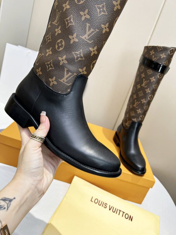 LV WOMEN’S BOOTS - Image 7
