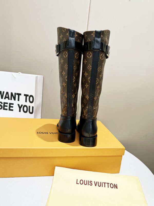 LV WOMEN’S BOOTS - Image 8